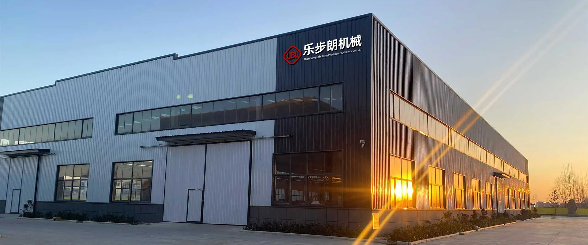 China Vorhangfassaden-Aluminiummaschinenfabrik