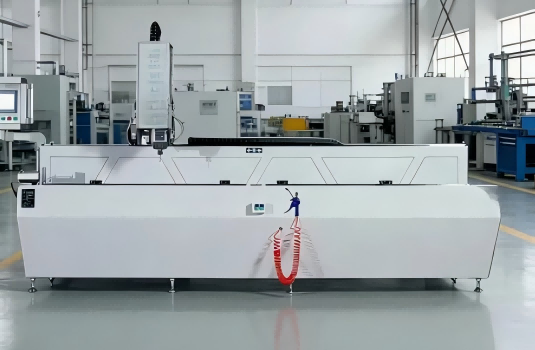 3+2-Achsen-CNC-Endfräser für speziell geformte Aluminiumpfosten | Fenster- und Vorhangfassadenmaschinen
