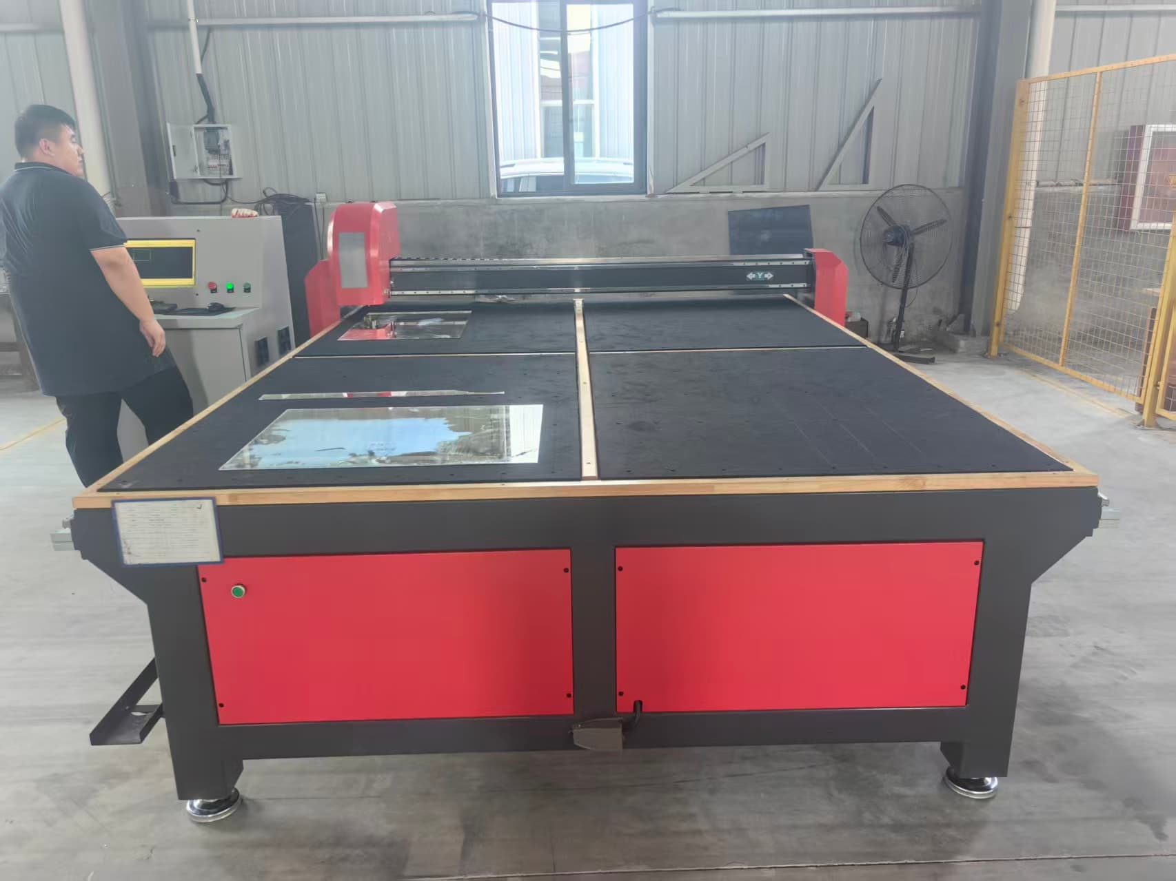 Automatische Glasschneidemaschine