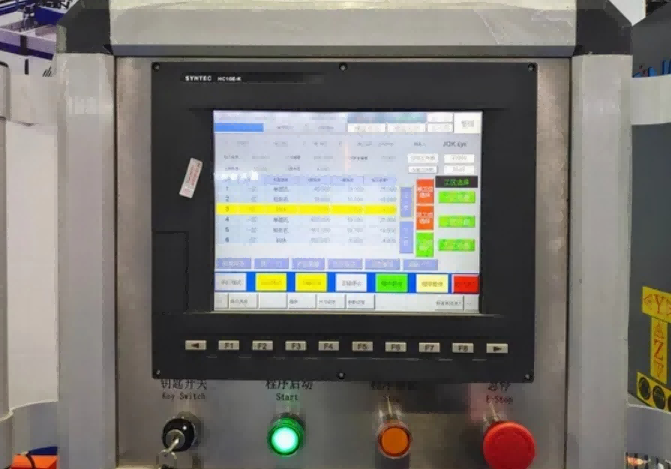 Hochpräzise 4-Kopf-CNC-Bohrmaschine für Aluminiumfassaden