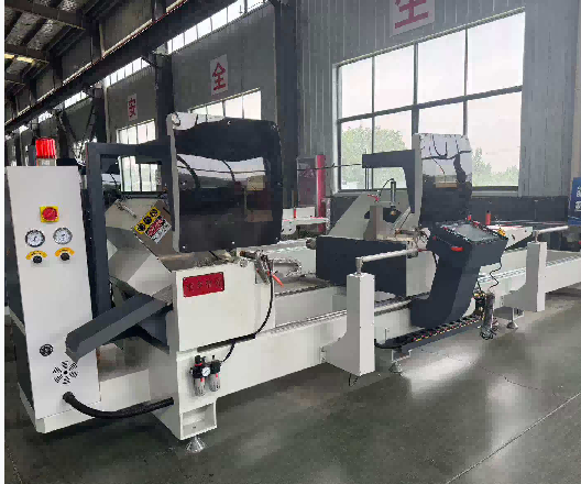 Hochpräzise CNC-Doppelkopfsäge für 45°- und 90°-Schnitt