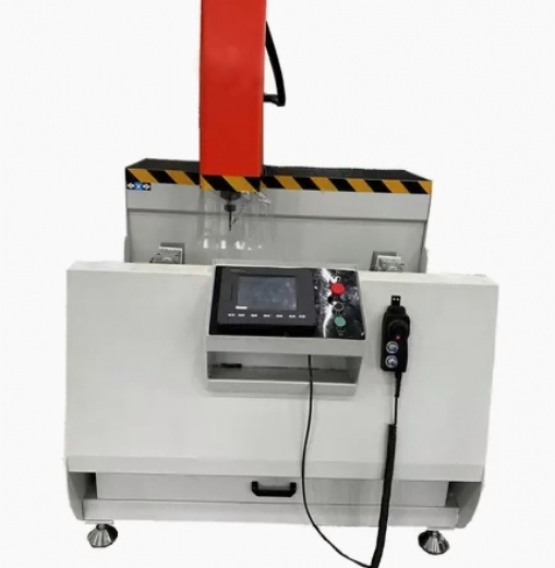 Hochpräzises 800-mm-Hochleistungs-CNC-Bearbeitungszentrum für industrielle Aluminiumprofile