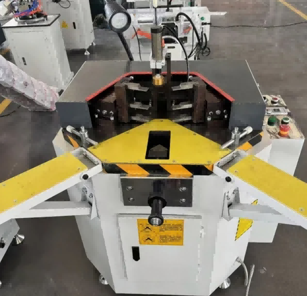 Präzisions-Eckcrimpmaschine für 140-mm-Aluminiumprofile