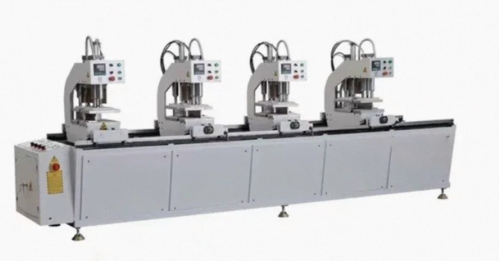 Professionelle CNC-nahtlose Schweißmaschinen mit farbigem Windows-Profil aus PVC und UPVC mit 4 servogesteuerten Köpfen
