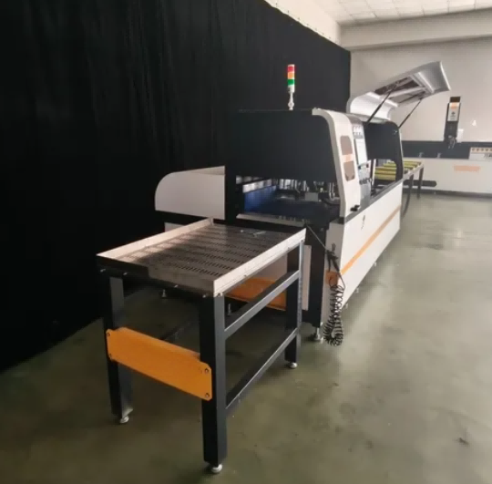 Hochpräzise CNC-Kreissäge für industrielle Aluminiumprofile
